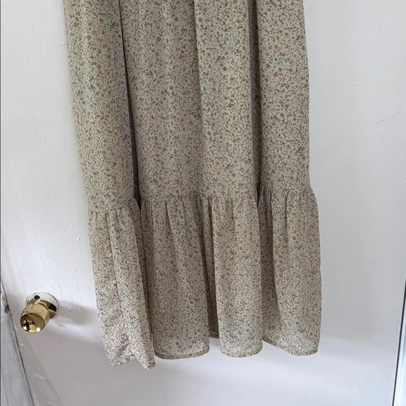 Green Tiered Ruffled Midi Sundress - Picture 4 of 9